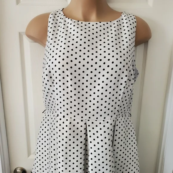 Danny And Nicole Polka Dot Dress - Picture 4 of 16